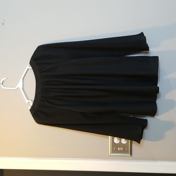 Black flared blouse. - Picture 2 of 2